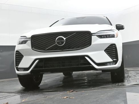 New 2026 Volvo XC60 B5 Plus w/ Protection Package Premier AWD/4WD image 35