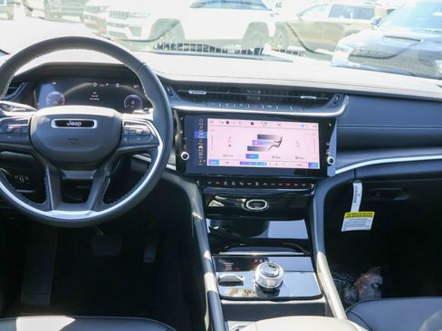 New 2026 Jeep Grand Cherokee Limited image 16