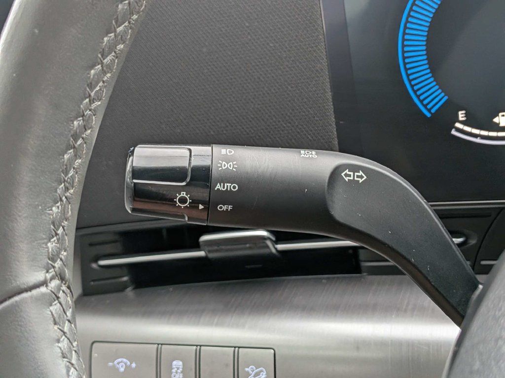 Used 2025 Hyundai Kona SEL FWD image 35