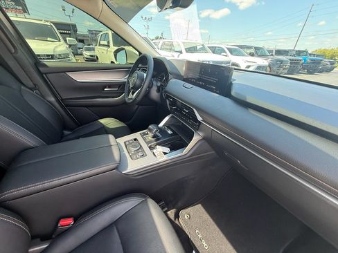 Used 2025 MAZDA CX-90 3.3 Turbo w/ Preferred Package AWD/4WD image 26