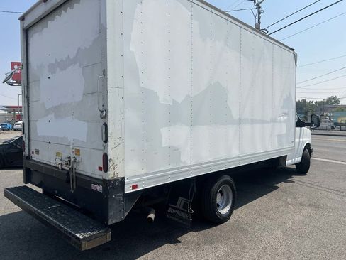 Used 2015 Chevrolet Express 3500 Extended w/ Chrome Appearance Package RWD image 5