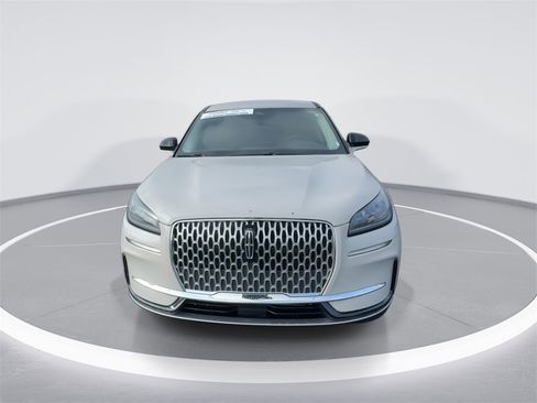 Used 2023 Lincoln Corsair FWD image 3