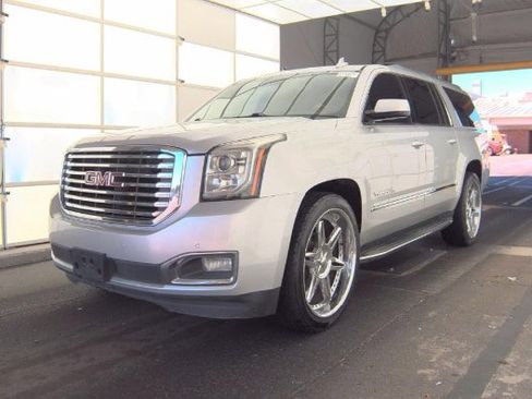 Used 2018 GMC Yukon XL SLT w/ Premium Edition image 1