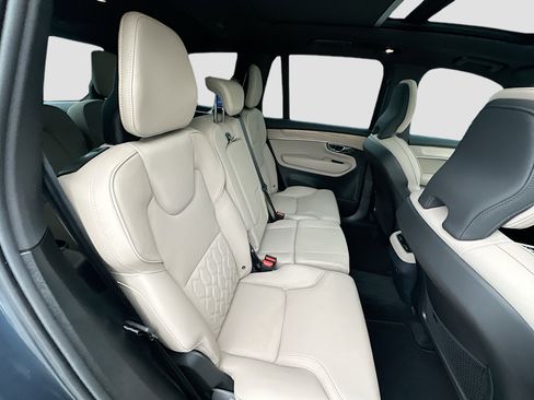 Used 2025 Volvo XC90 B5 Plus w/ Protection Package Premier image 31