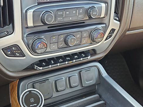 Used 2017 GMC Sierra 1500 SLT AWD/4WD image 23