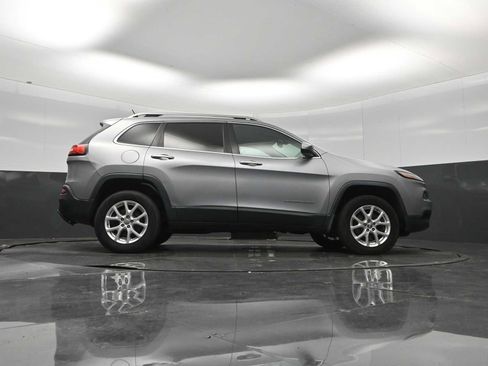 Used 2014 Jeep Cherokee Latitude AWD/4WD image 49