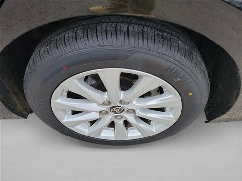 Used 2020 Toyota Camry LE image 12