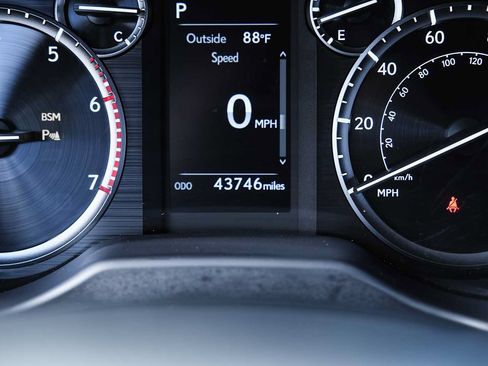 Used 2021 Lexus GX 460 Premium w/ Premium Package AWD/4WD image 56