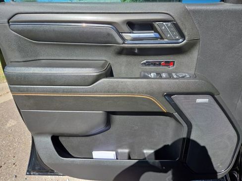 Used 2024 GMC Sierra 1500 AT4 w/ Technology Package AWD/4WD image 15