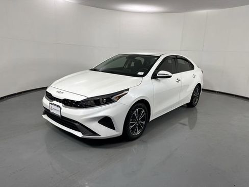 Certified 2024 Kia Forte LXS image 2