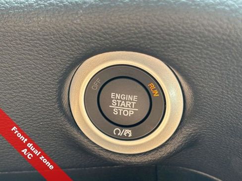 New 2026 Chrysler Pacifica Limited w/ S Appearance Package image 30