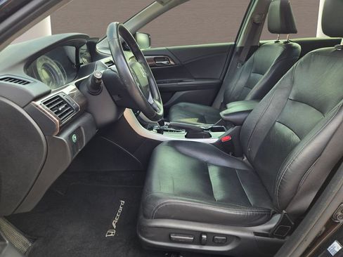 Used 2017 Honda Accord EX-L image 18