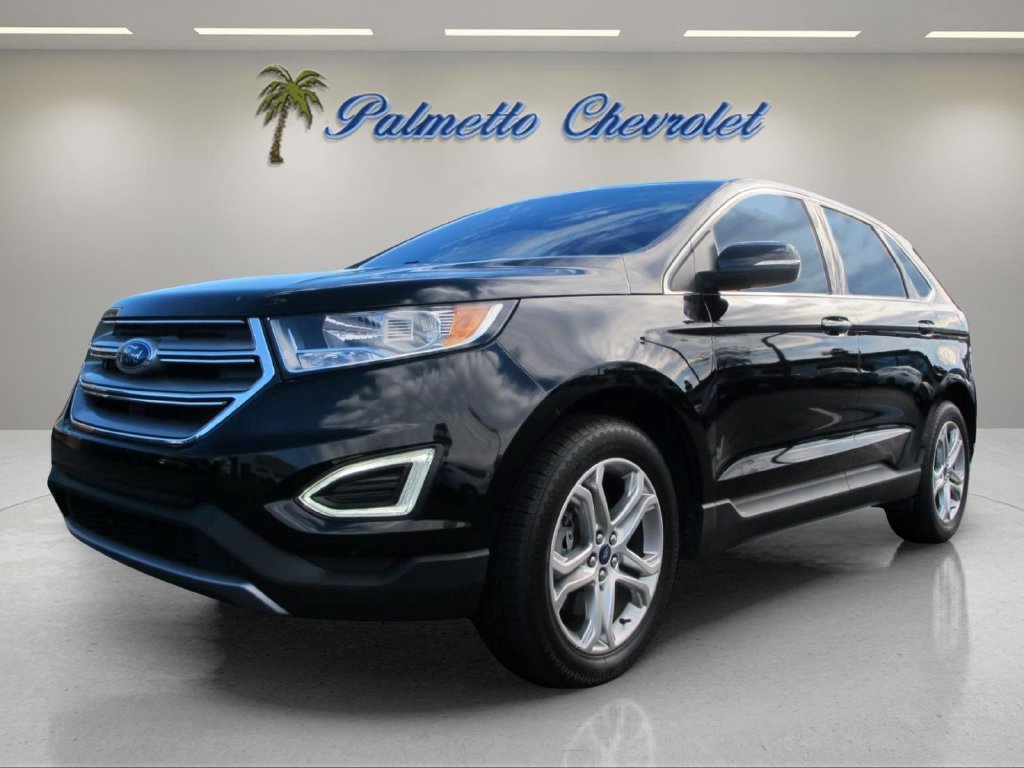 Used 2018 Ford Edge Titanium w/ Equipment Group 301A FWD image 6