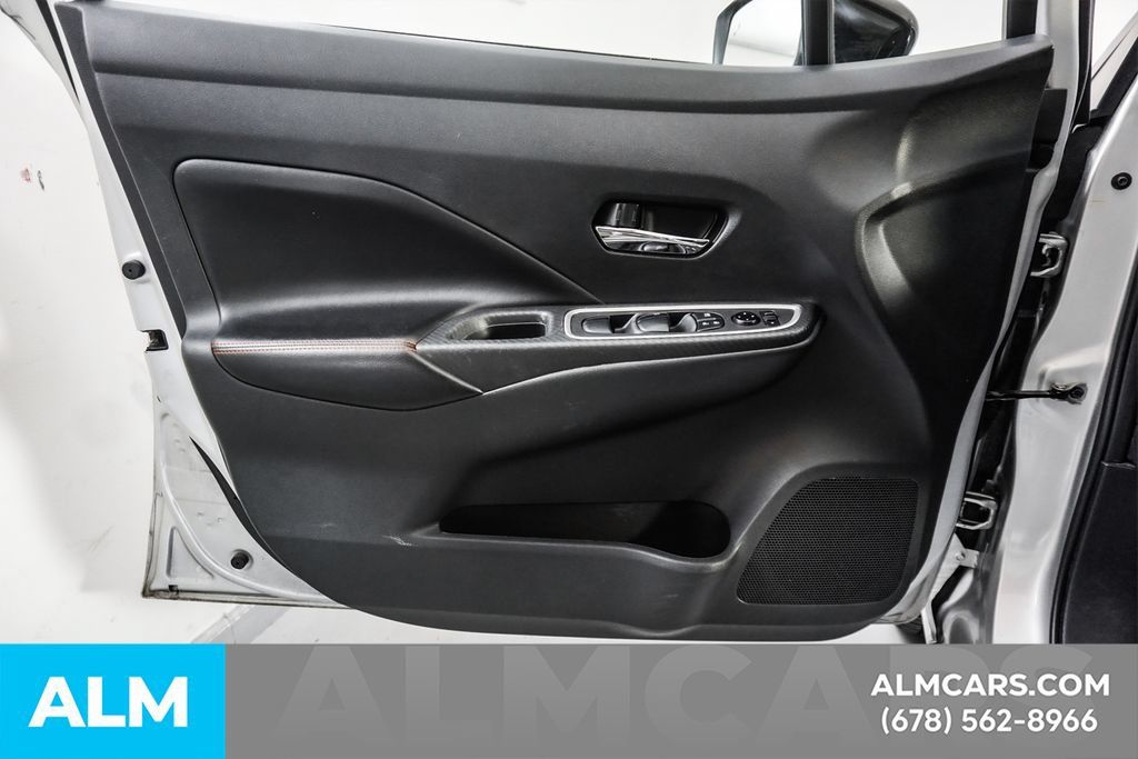 Used 2024 Nissan Versa SR FWD image 42