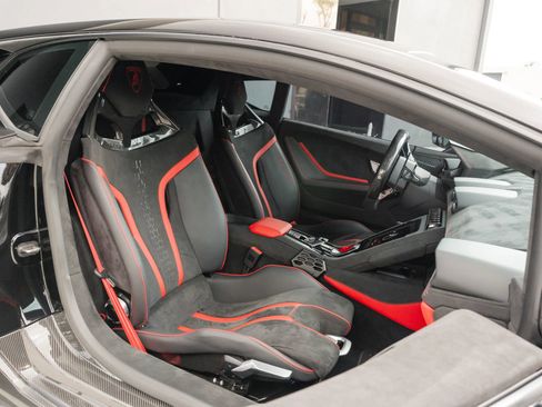 Used 2024 Lamborghini Huracan Tecnica image 13