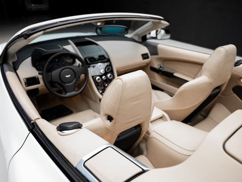 Used 2016 Aston Martin DB9 GT image 68