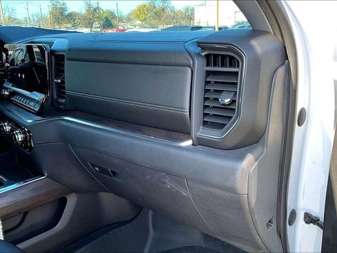 Used 2023 GMC Sierra 1500 SLT image 19