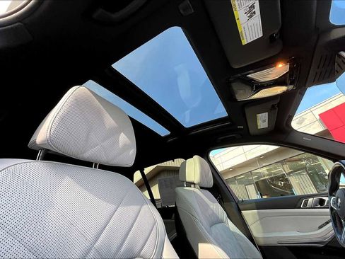 Used 2024 BMW X5 M60i image 13