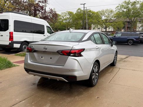 Used 2025 Nissan Versa SV FWD image 7