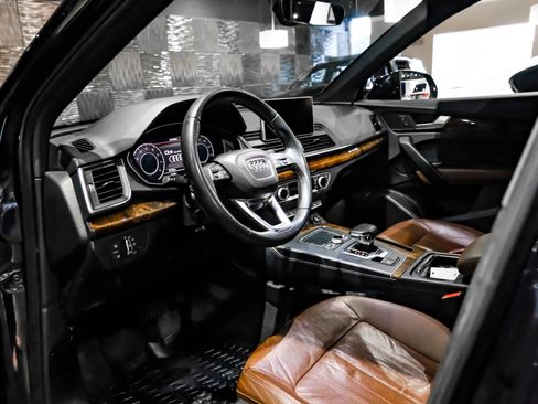 Used 2018 Audi Q5 2.0T Premium Plus w/ Premium Plus Package image 3