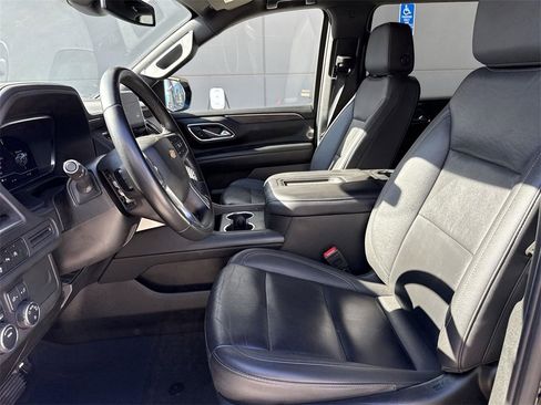 Used 2024 Chevrolet Suburban LT image 17