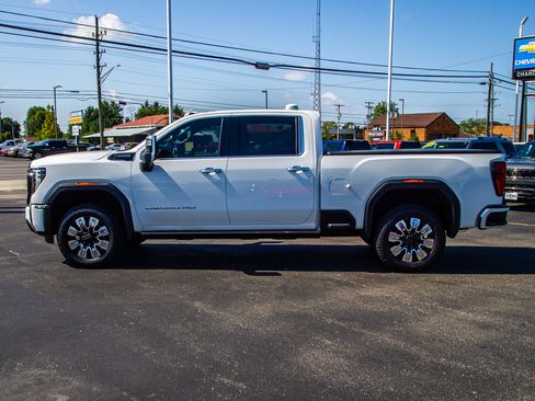 Used 2024 GMC Sierra 2500 Denali Ultimate AWD/4WD image 4
