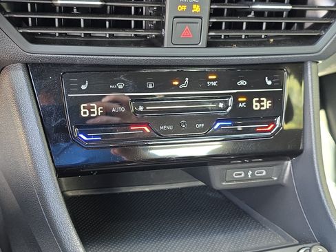Used 2025 Volkswagen Jetta Sport FWD image 21