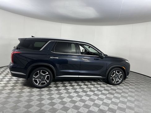 Used 2023 Hyundai Palisade SEL w/ Premium Package image 3