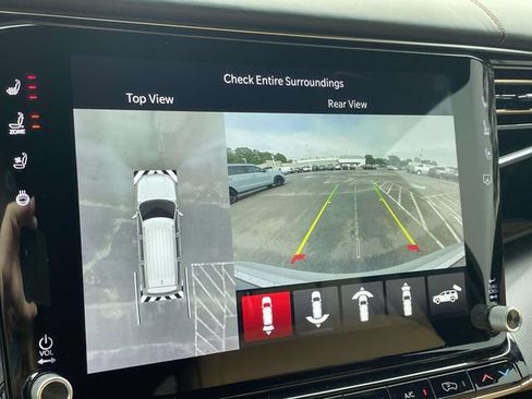 Used 2024 Jeep Grand Wagoneer Series III w/ Rear Seat Video Group 1 AWD/4WD image 33