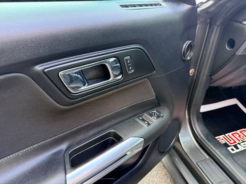 Used 2015 Ford Mustang Coupe RWD image 11