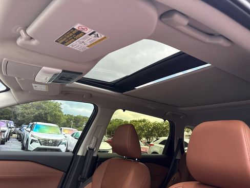 New 2026 Nissan Rogue Platinum AWD/4WD image 7