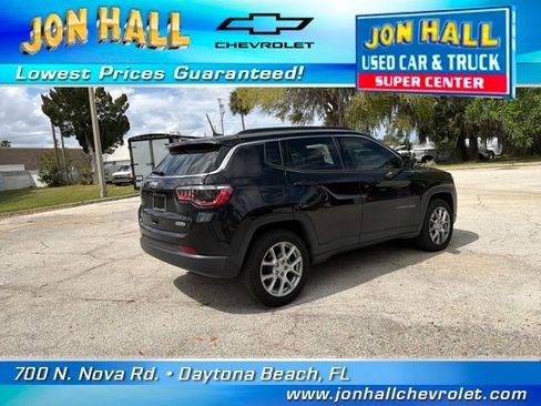 Used 2024 Jeep Compass Latitude image 10