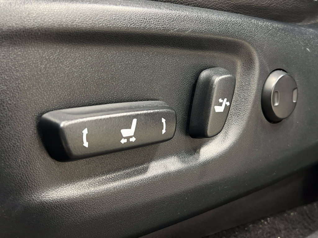 Used 2019 Toyota 4Runner Limited AWD/4WD image 17