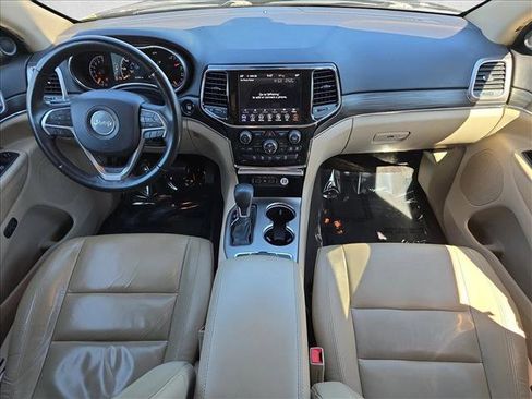 Used 2019 Jeep Grand Cherokee Limited AWD/4WD image 9