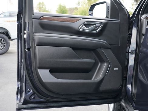 Used 2023 Chevrolet Suburban High Country AWD/4WD image 14