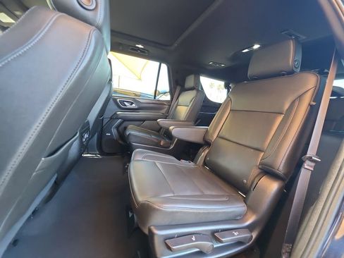 Used 2022 Chevrolet Tahoe Z71 w/ Luxury Package AWD/4WD image 26
