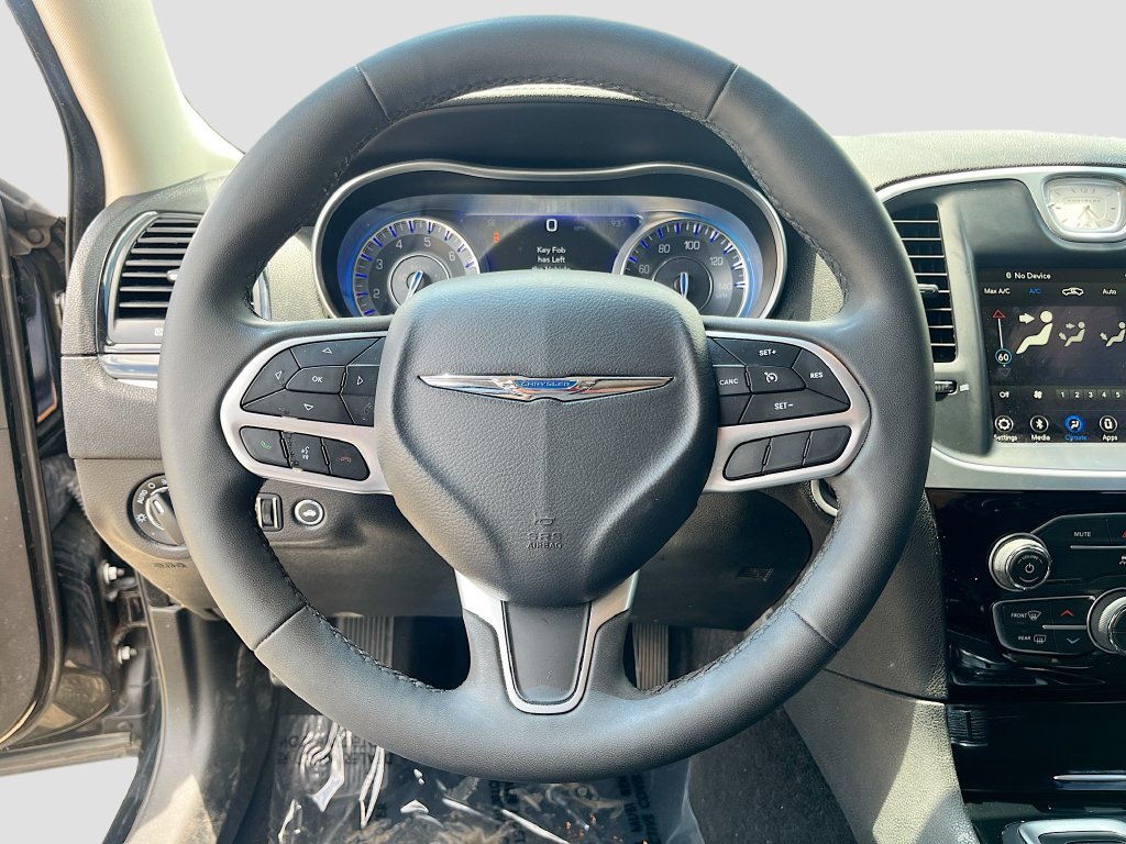 Used 2023 Chrysler 300 Touring RWD image 11