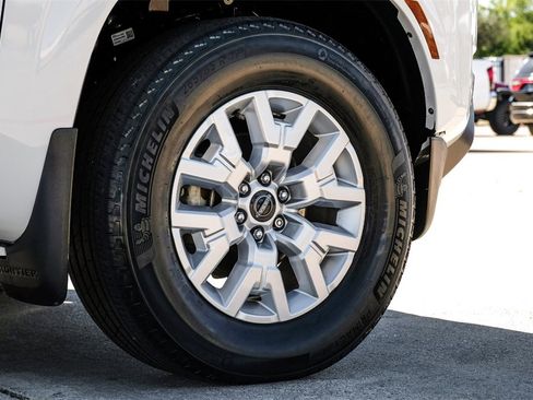 Used 2022 Nissan Frontier SV image 56