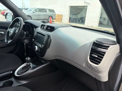 Used 2019 Kia Soul w/ Convenience Package FWD image 24
