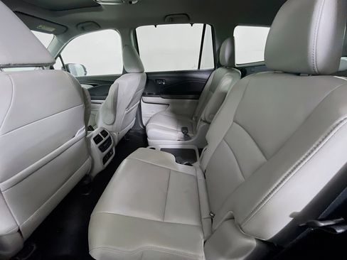Used 2021 Honda Pilot Touring image 29