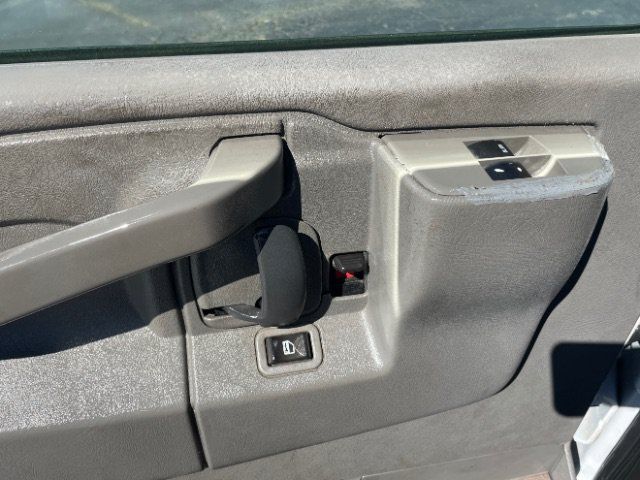 Used 2017 Chevrolet Express 2500 LS RWD image 7