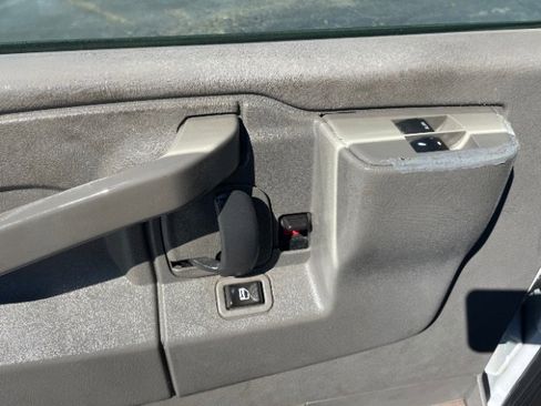 Used 2017 Chevrolet Express 2500 LS image 7