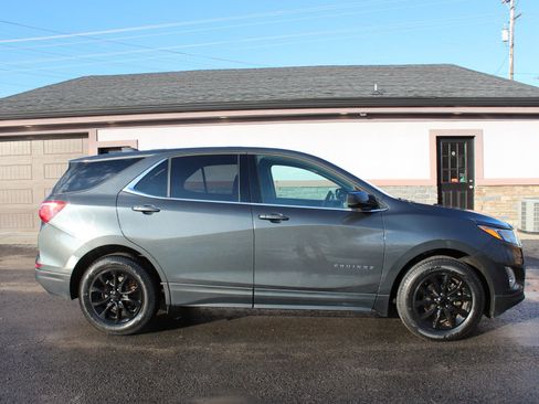Used 2018 Chevrolet Equinox LT FWD image 3