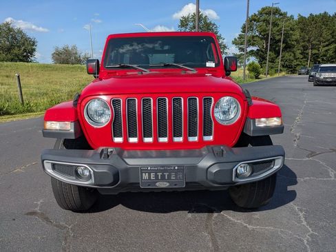 Used 2018 Jeep Wrangler Unlimited Sahara AWD/4WD image 9