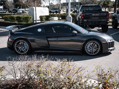 Used 2017 Audi R8 V10 plus image 13