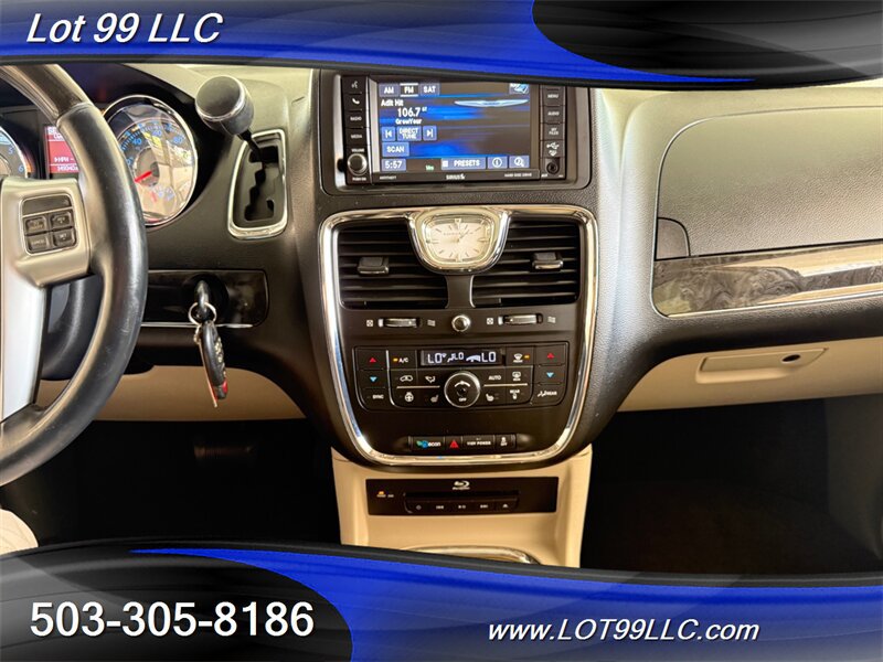 Used 2013 Chrysler Town & Country Limited w/ Luxury Group FWD image 38