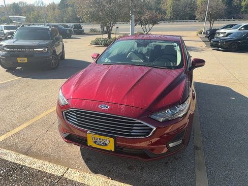 Used 2019 Ford Fusion SE w/ Equipment Group 151A image 3