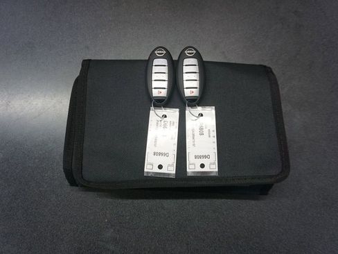 Used 2024 Nissan Armada Platinum w/ Captain's Chairs Package image 20