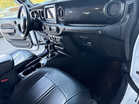 Used 2020 Jeep Wrangler Unlimited Sport image 16