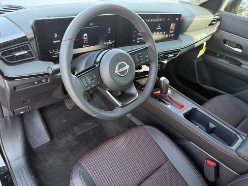 New 2025 Nissan Kicks SR image 19